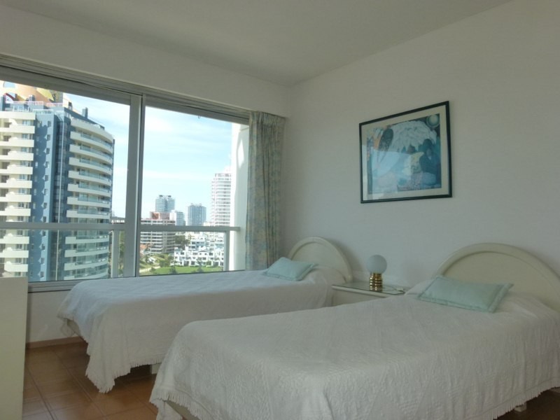 Departamento a metros de Playa Brava
